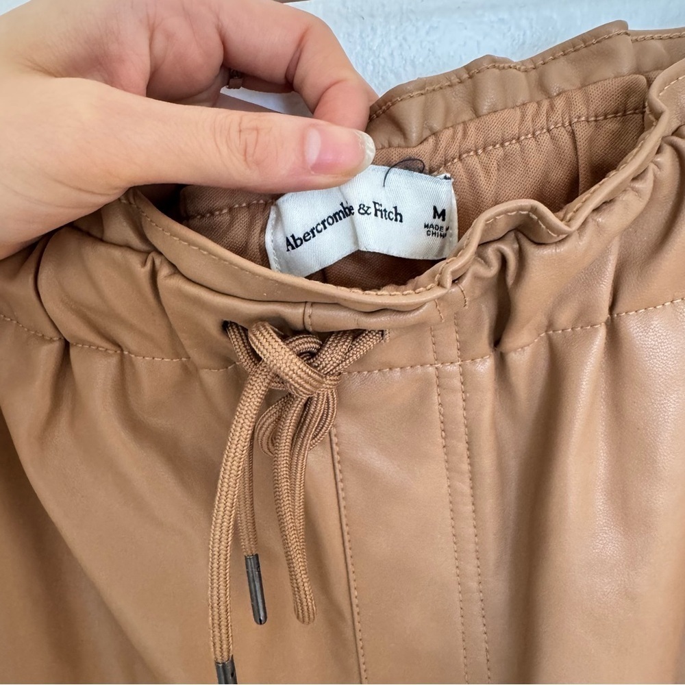 Abercrombie & Fitch Faux Leather Joggers Camel Beige Medium - Picture 5 of 6